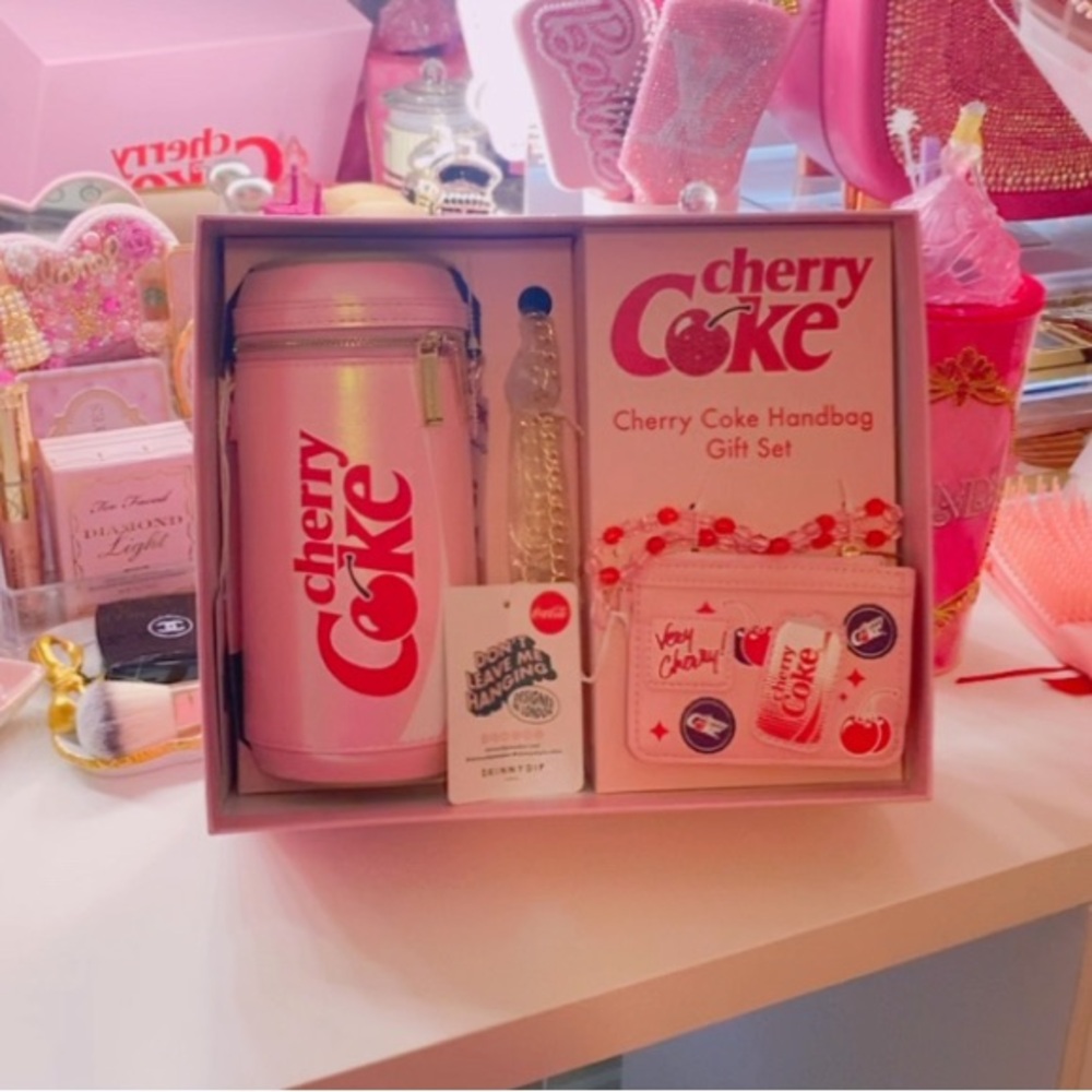 Pink Cherry Coke handbag gift set